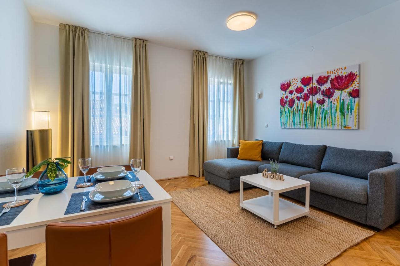 شقة House Catania مالي لوشينغْ المظهر الخارجي الصورة