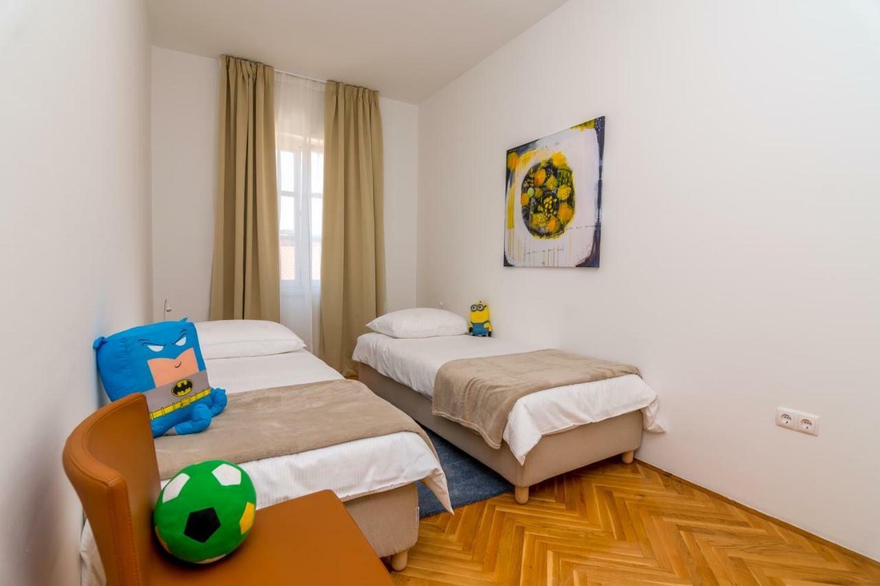 شقة House Catania مالي لوشينغْ المظهر الخارجي الصورة
