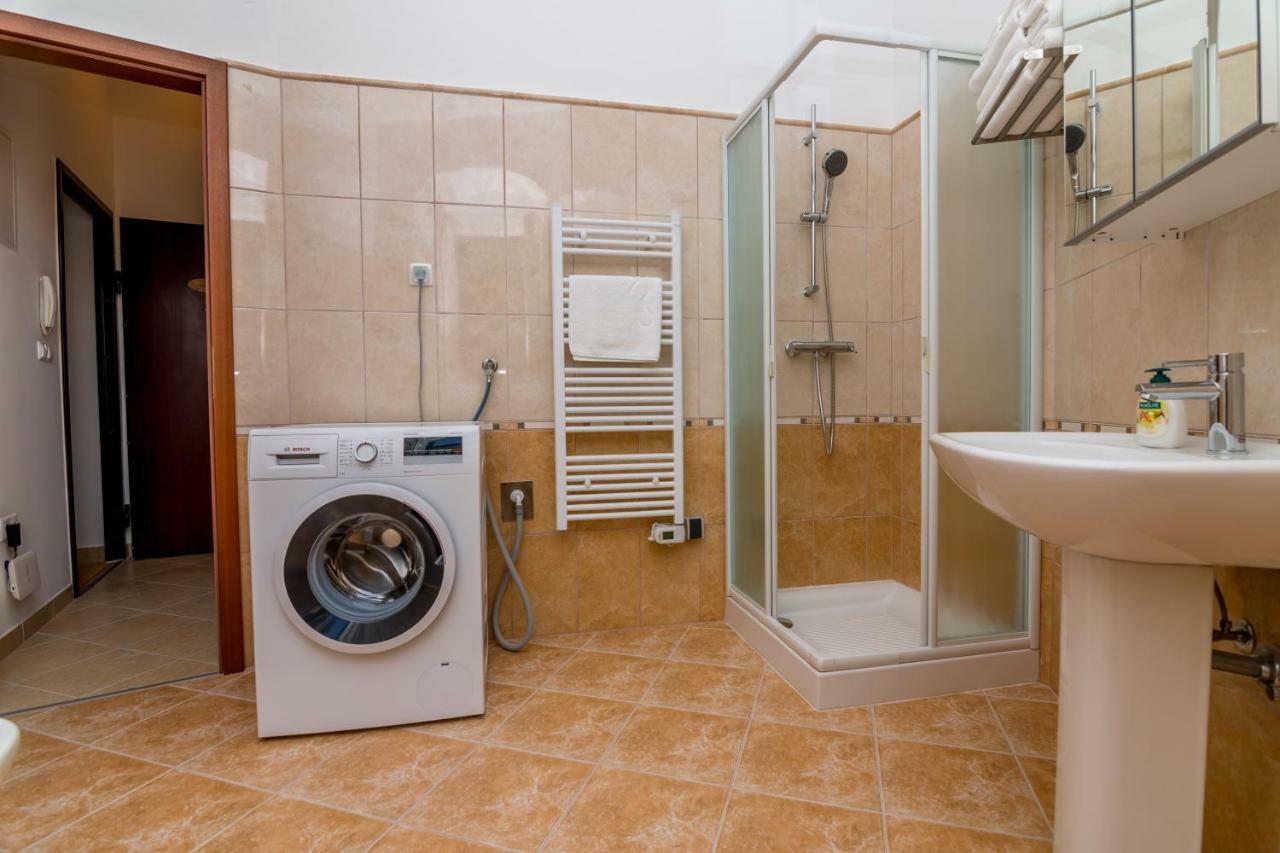 شقة House Catania مالي لوشينغْ المظهر الخارجي الصورة